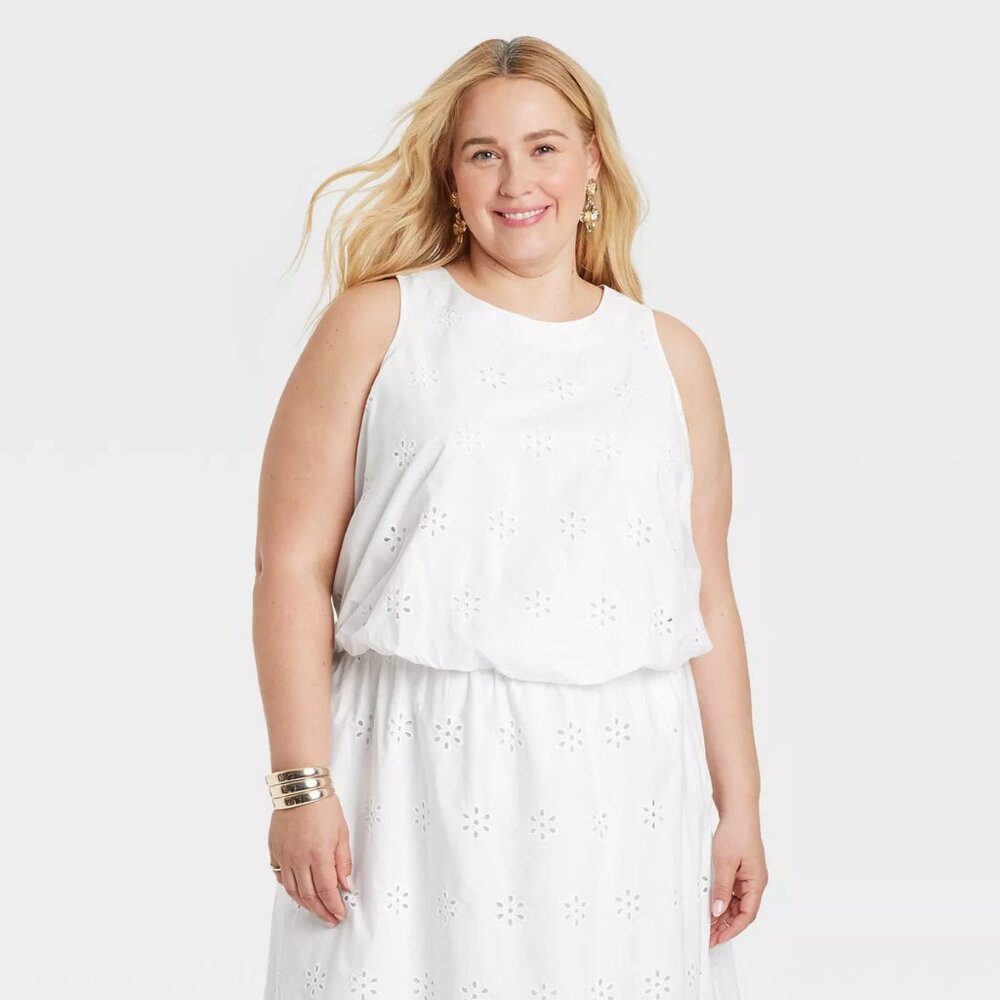 A New Day White Sleeveless Blouse Eyelet Bubble Hem